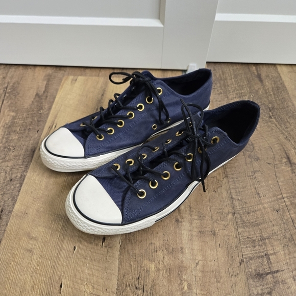 Converse Navy and White Men's Size 10 Or Womens 12 Sneakers - Picture 1 of 10